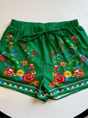 SHEIN Emerald Green Floral Embroidery-Print Shorts